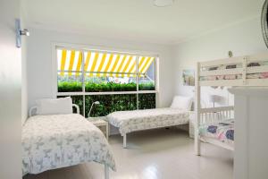 Surfers Lookout - Classic Beach Bungalow