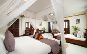 Bronam Central Suites