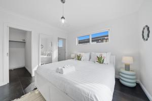 Spacious 4BR Home Near Hobart Airport Perfect for Families