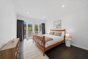 Spacious 4BR Home Near Hobart Airport Perfect for Families