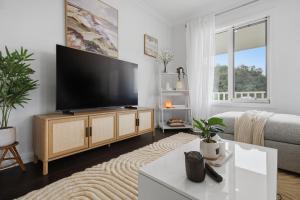 Spacious 4BR Home Near Hobart Airport Perfect for Families