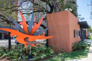 Modern and Cozy 2BR Apt free parking and WiFi B44