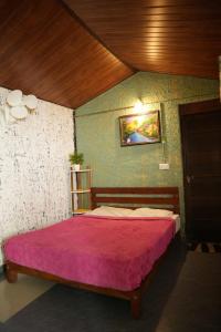 Leaf cardamom couple stay vagamon