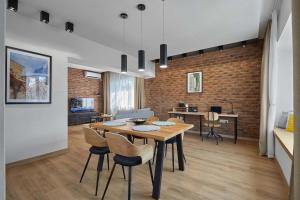 Luxury 2BD Apartment by the Sea Garden Entrance by Flat Mаnager