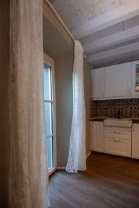 DomasHome Appartamento n 2 a 100 m dal lago for 5-6 people