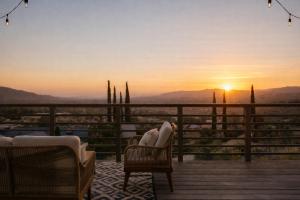 Dome Retreat Epic Views Karaoke Cold Plunge