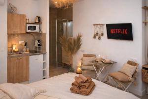 2 Suites au Vieux-Port Marseille- Clim Netflix Wifi