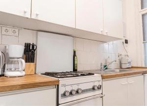 Cozy 1BR Apt Near Schönbrunn & Westbahnhof