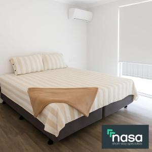 Large Baldivis Stay with a bathroom in each room