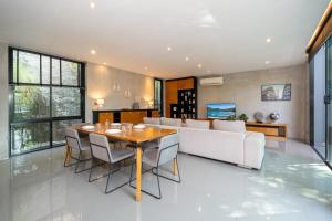 Villa P11 2 BR in The Woods Kamala