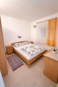 Seafront Island Paradise - Emily 3