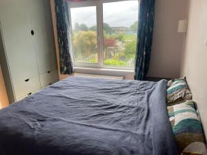 Lancing Seaside Home near Station