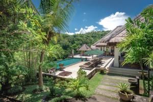 Villa Bayu - exclusive villa with infinity pool, wellness pavilion, panoramic ocean view & full service