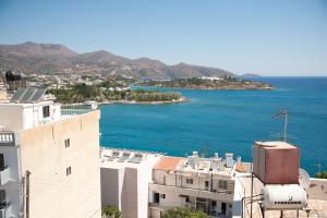 One Bedroom Apartment with Sea View