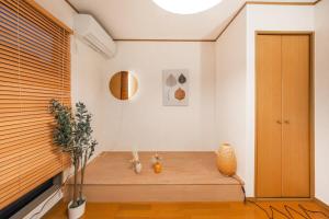 Good access to Haneda Airport, 7 mins walk from the station, Maximum 8 ppl