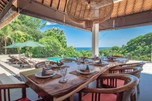 Villa Bayu - exclusive villa with infinity pool, wellness pavilion, panoramic ocean view & full service