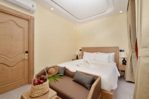 Santori Hon Thom Hotel