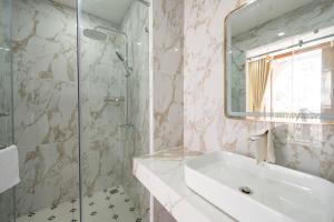 Santori Hon Thom Hotel