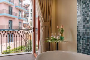 Santori Hon Thom Hotel