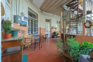 Charming Tbilisi Studio - by Wehost