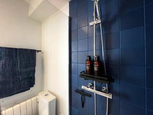 Le Plumard Bleu, 2-Star Rating, Historical