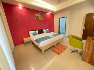 Indian Hotel 26 Near Medanta Hospital