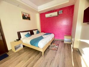 Indian Hotel 26 Near Medanta Hospital