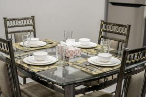 Cozy new 2BD Bsmt suite, near UoC, SAIT, Downtown, sleep 5