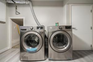 Cozy new 2BD Bsmt suite, near UoC, SAIT, Downtown, sleep 5