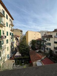 Florence Home Accogliente Appartamento a 15 Dal Duomo - Fuori Ztl parcheggio senza stress
