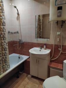 Посуточно начало Троещины метро Почайна,парк Муромец, Радужный,Скаймолл,Блокбастер