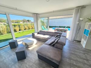 Maison Spacieuse Climatisée avec Jardin 2 PKG et Piscine