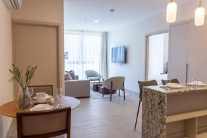 Modern 2-Bedroom Suite in Panama U2905