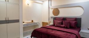 SR homestays near by MG hospital