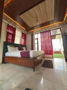 Pine Lodge Home Stay