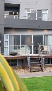 Deja Blue Beachfront Villa, Newly renovated