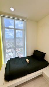 Straits Garden Suite near Lam Wah Ee Hospital
