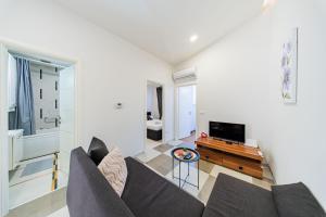 Zagreb 269 - 2 Bedroom Apartment - Parking - WiFi - Keybox entry - New - Monthly Rent - Modern