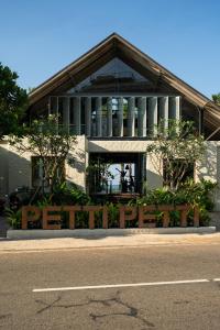 Petti Petti Beach Club- Mirissa