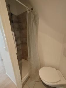 BudgetBnb - Studio au calme - 17m2 - Proche St Anne - Zenith Omega