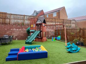 Ultra Modern large 4 bed executive home Durham