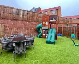 Ultra Modern large 4 bed executive home Durham