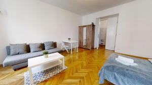Flowers Apartment in the Tenement