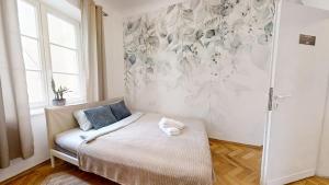 Flowers Apartment in the Tenement