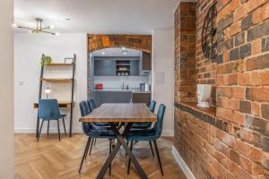Brindley Suite - 2 Beds - Amenities - City Center