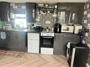 The Snug -Seasons Chalet Breaks