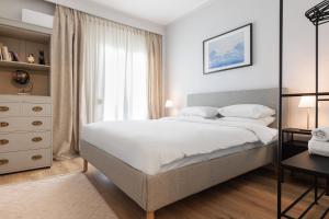 Lumiere, 3-BD with Sea View, City Center