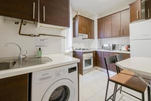 Cool Apartment para 7 en el Centro, La Latina