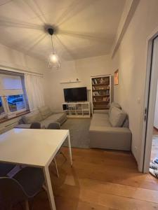 Charming Central Apartment with Private Garden