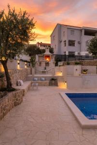 Villa Bella with pool